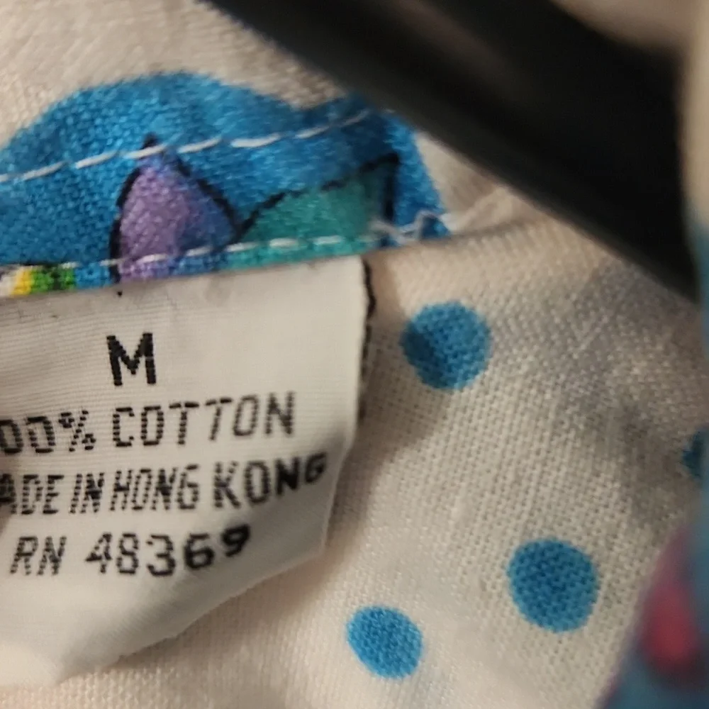 Vnt Kzk shorth sleeve button up size M